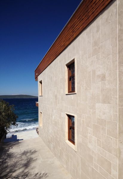 The Popularity of Travertine Exterior Applications in Europe
