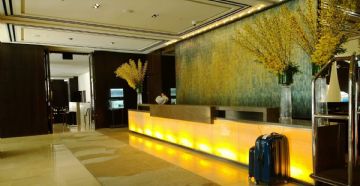 Luxury Design Trends with White Onyx