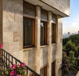 Travertine Blocks, Slabs, and Tiles: What Wholesalers Need to Know