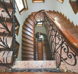 Natural Stone Staircases for Luxury Homes: Custom Production and Technical Supply